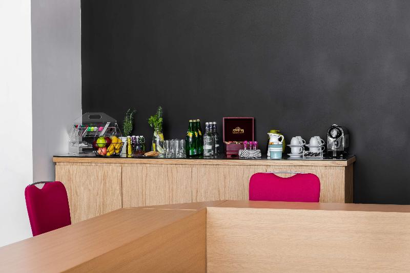 Park Inn By Radisson Jeddah Madinah Road - Restoran
