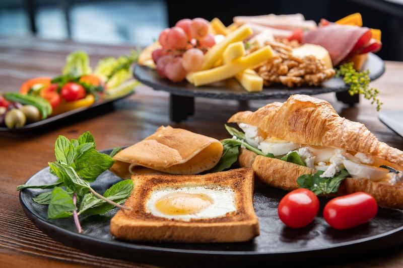 Park Inn By Radisson Jeddah Madinah Road - Restoran