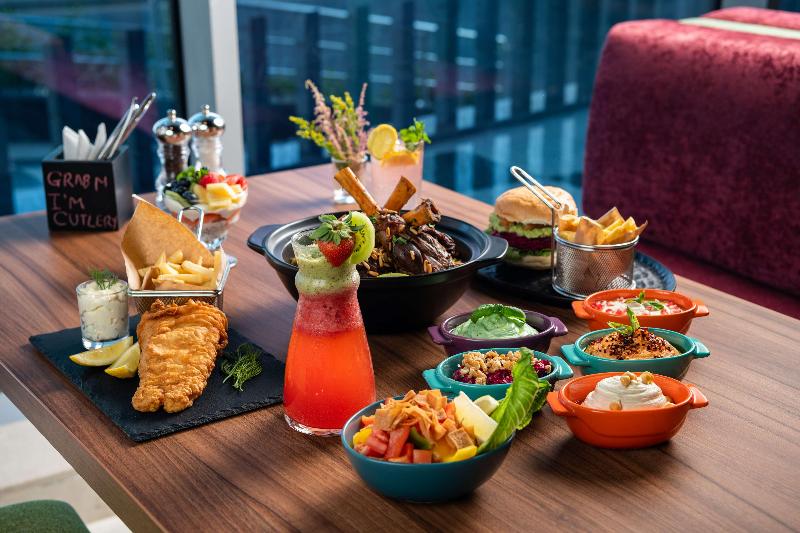 Park Inn By Radisson Jeddah Madinah Road - Restoran
