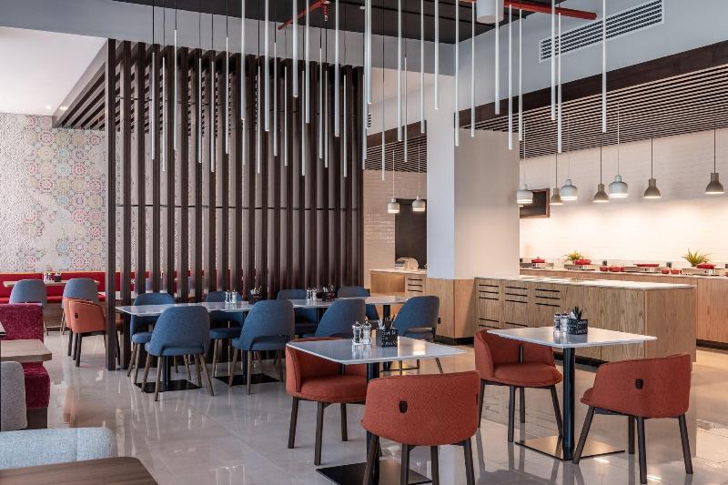 Park Inn By Radisson Jeddah Madinah Road - Restoran