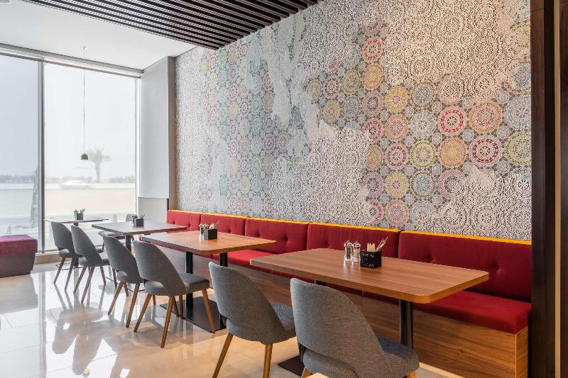 Park Inn By Radisson Jeddah Madinah Road - Restoran