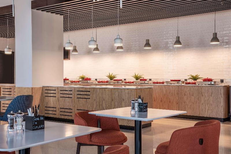 Park Inn By Radisson Jeddah Madinah Road - Restoran