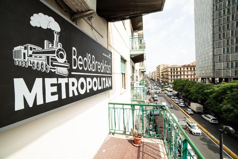 B B Metropolitan - Genel