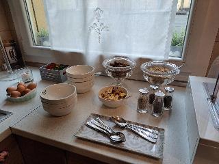 051B Room Breakfast fotoÄŸrafÄ±