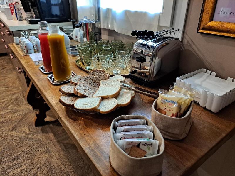 051B Room Breakfast - Restoran