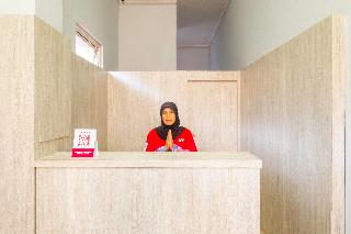 Super OYO 2405 The Karins Guesthouse Syariah fotoÄŸrafÄ±