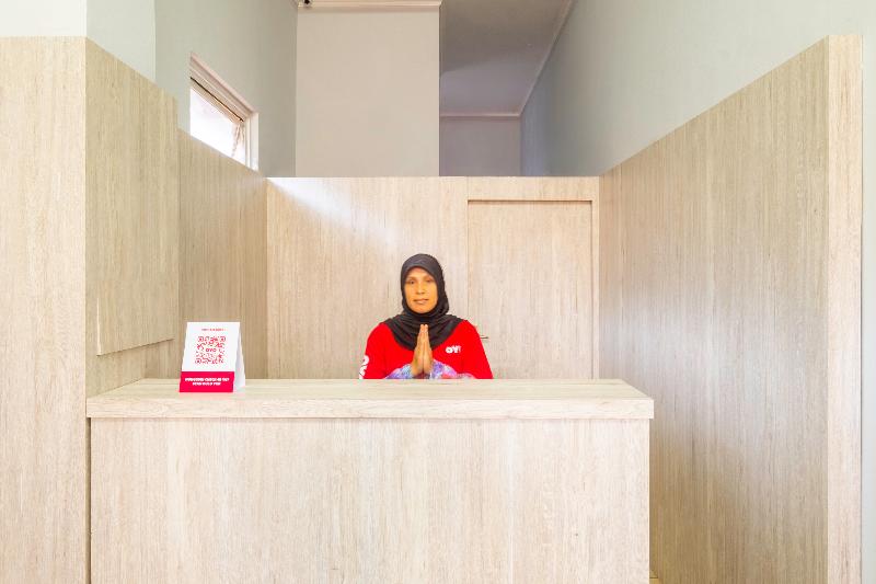 Super OYO 2405 The Karins Guesthouse Syariah - Lobi