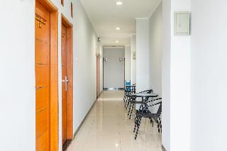 Super OYO 2405 The Karins Guesthouse Syariah fotoÄŸrafÄ±