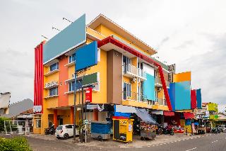 Super OYO 2405 The Karins Guesthouse Syariah fotoÄŸrafÄ±
