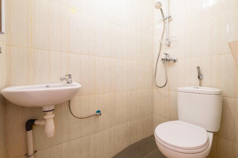 Super OYO 2405 The Karins Guesthouse Syariah - Oda