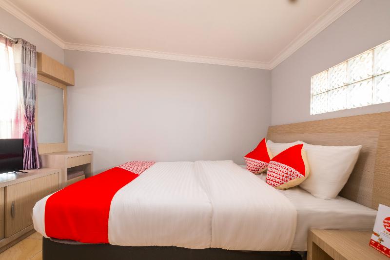 Super OYO 2405 The Karins Guesthouse Syariah - Oda