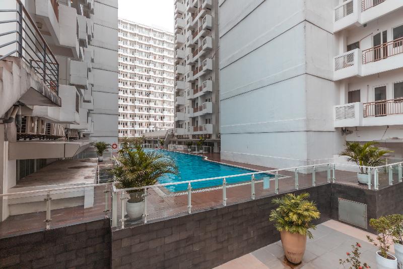 OYO 1948 Apartement Sentul Tower - Havuz