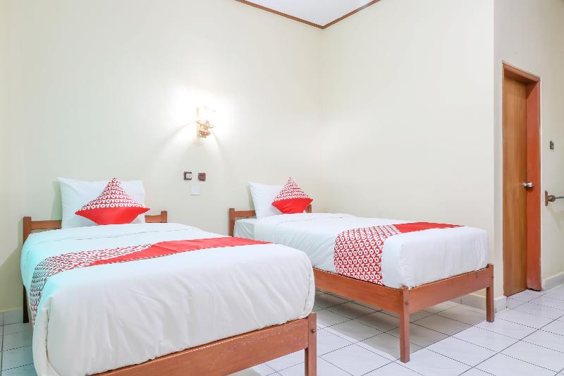 OYO 1654 Maha Bharata Kuta Inn - Oda