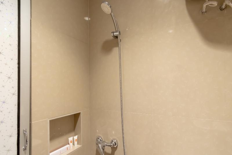 OYO 1585 Ring Road Residence - Oda