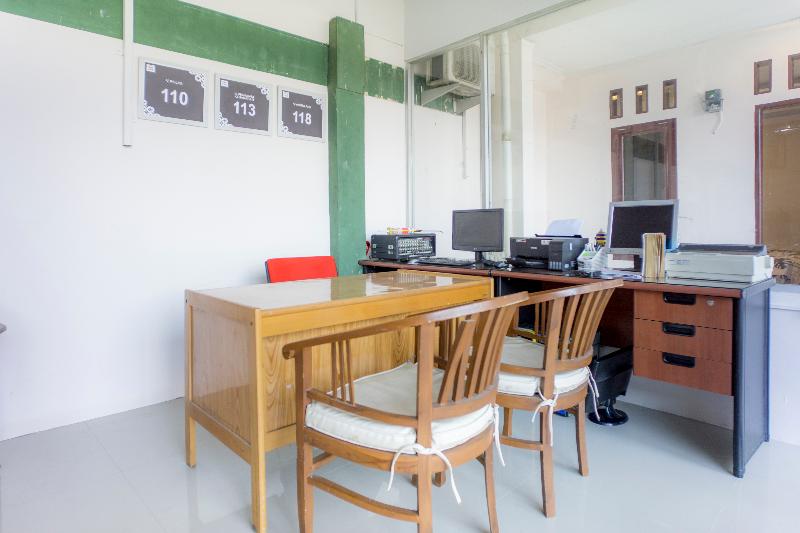 OYO Life 2354 Rose House - Lobi