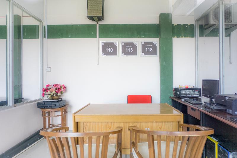 OYO Life 2354 Rose House - Lobi