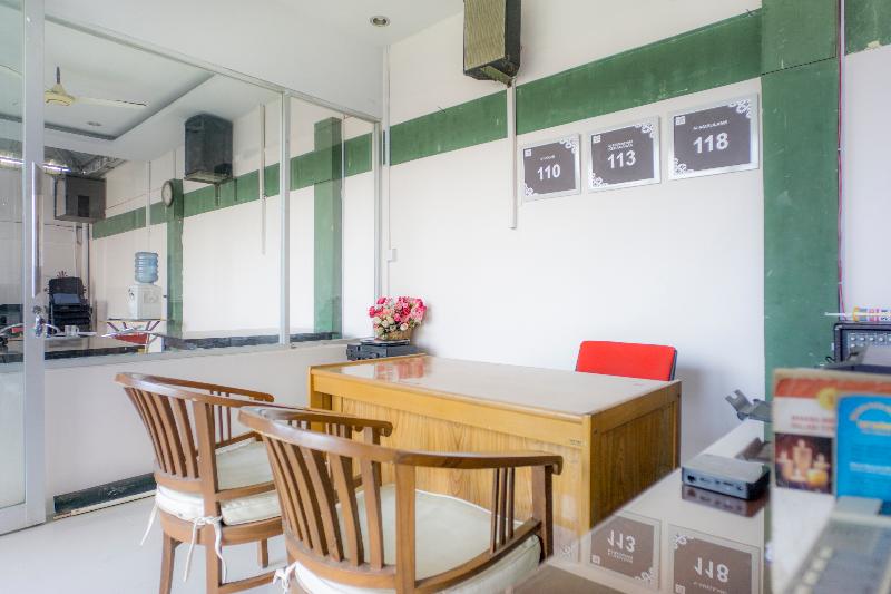 OYO Life 2354 Rose House - Lobi