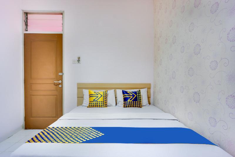 OYO 2214 Wisma Jampea - Oda