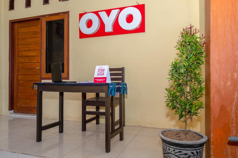 OYO 2450 Hening Homestay - Lobi