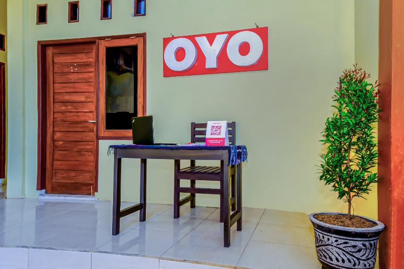 OYO 2450 Hening Homestay - Lobi