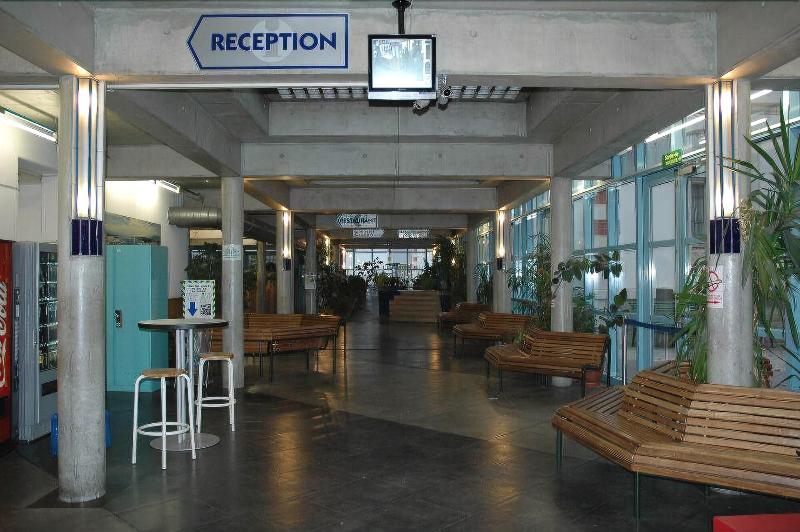 Geneva Hostel - Lobi