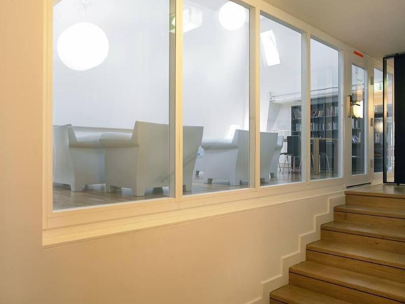 Geneva Hostel - Lobi