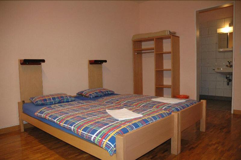 Geneva Hostel - Oda