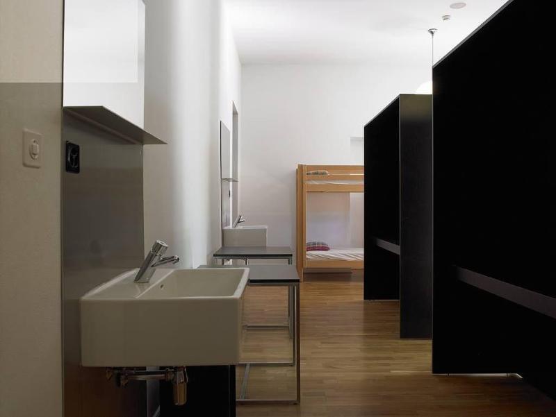 Geneva Hostel - Oda