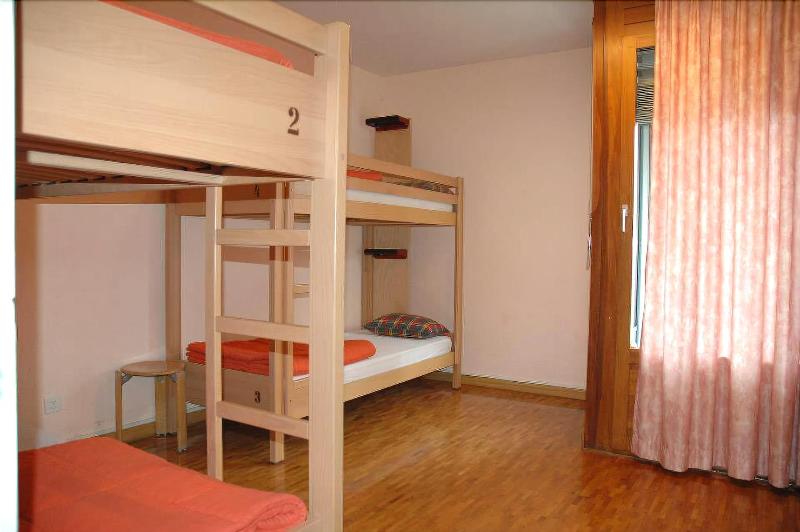 Geneva Hostel - Oda