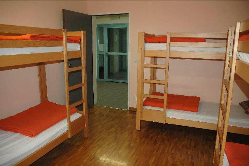 Geneva Hostel - Oda