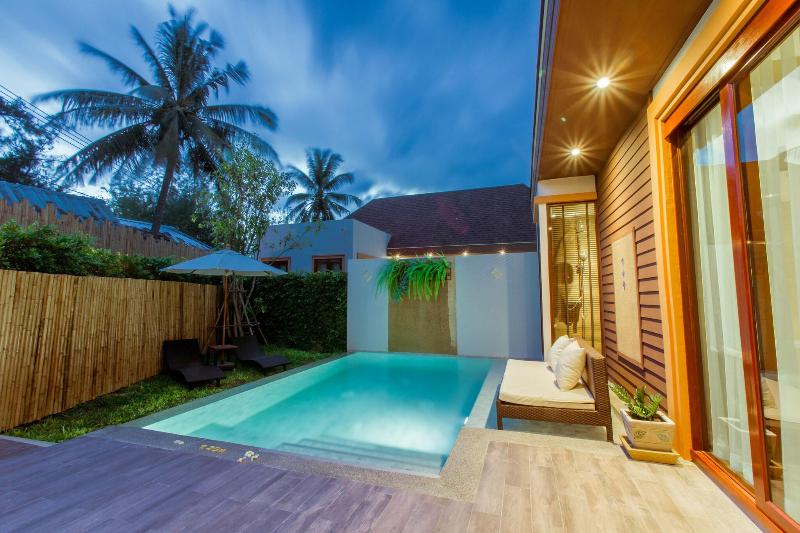 Triple Tree Beach Resort - Havuz