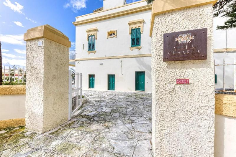 Villa Cesarea - Lobi