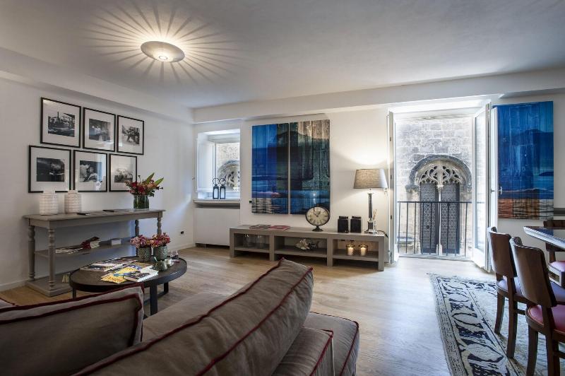 Bb22 Palace Luxury Apartments - Lobi