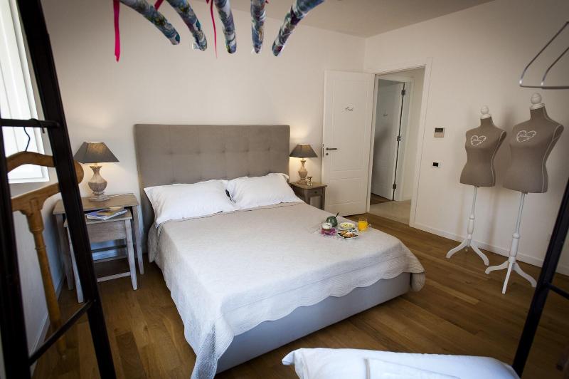Bb22 Palace Luxury Apartments - Oda