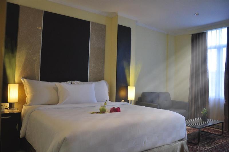 Sunbreeze Hotel - Oda
