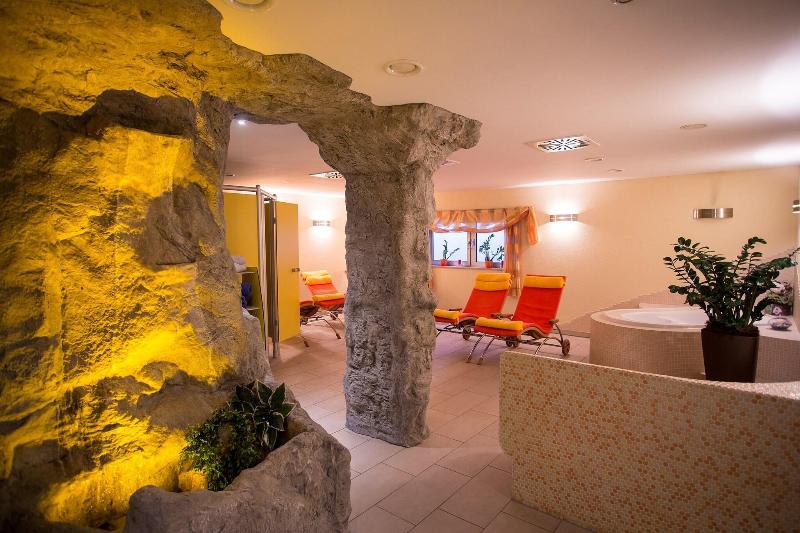 Hotel and Restaurant Goldener Pfug - Havuz