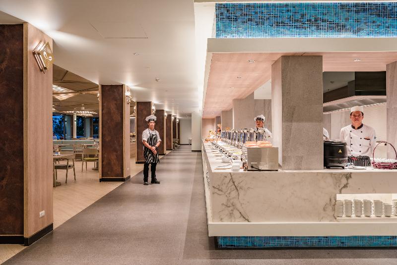 Oceanfront Beach Resort and Spa - Restoran