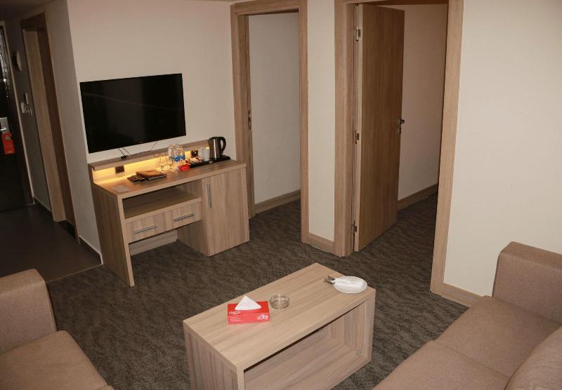 La Casa Hotel Amman - Oda