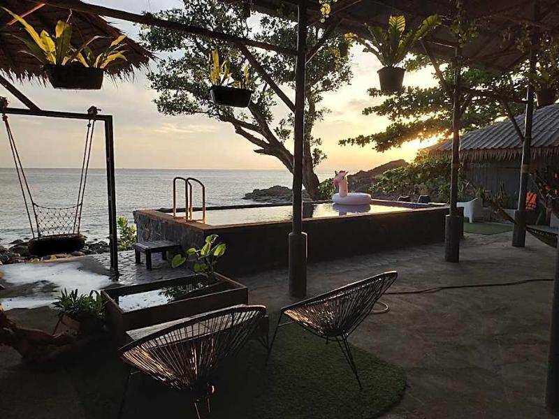 Cliff Cottage - Genel