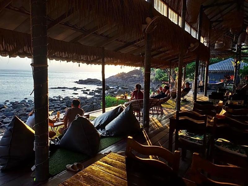 Cliff Cottage - Genel