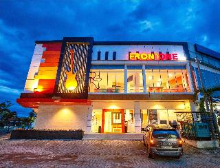 Front One Inn Muntilan otel fotoğrafı