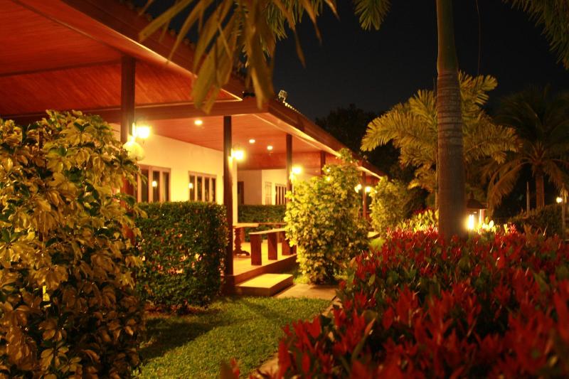 Waterside Resort - Genel