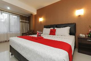 RedDoorz Plus @ Grand Populer Hotel otel fotoğrafı
