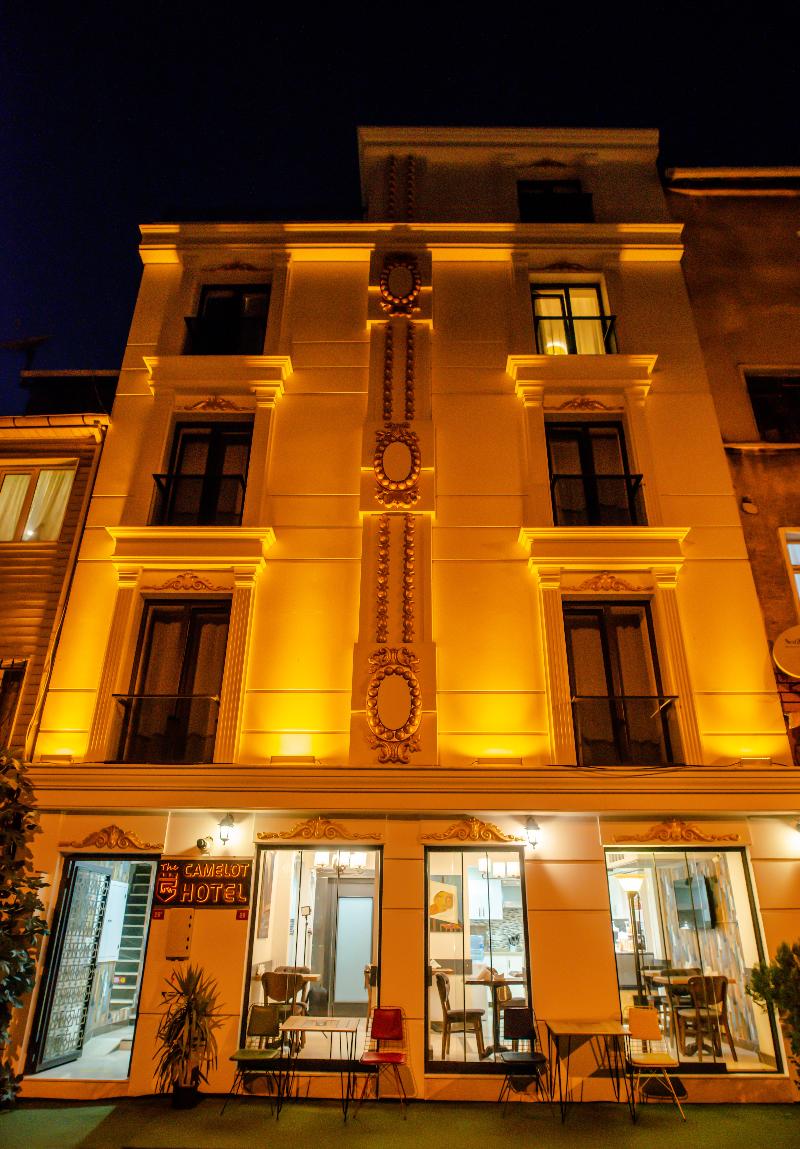 The Camelot Hotel - Genel