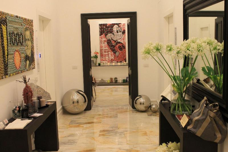 504 Corso Suites - Lobi