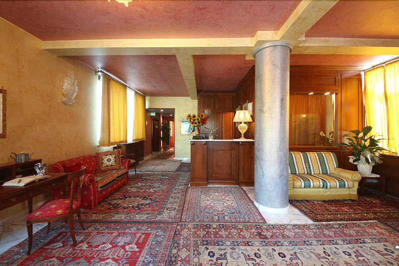 Abacus Luxury Hotel - Lobi