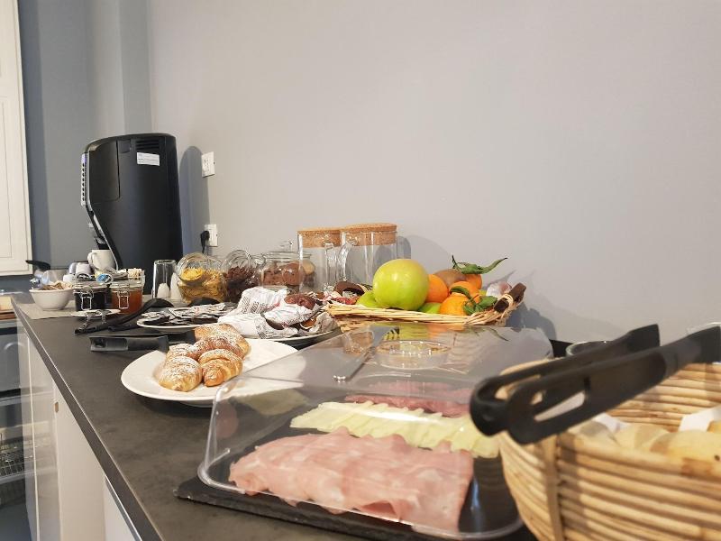 Almarossa Suites And Rooms - Restoran