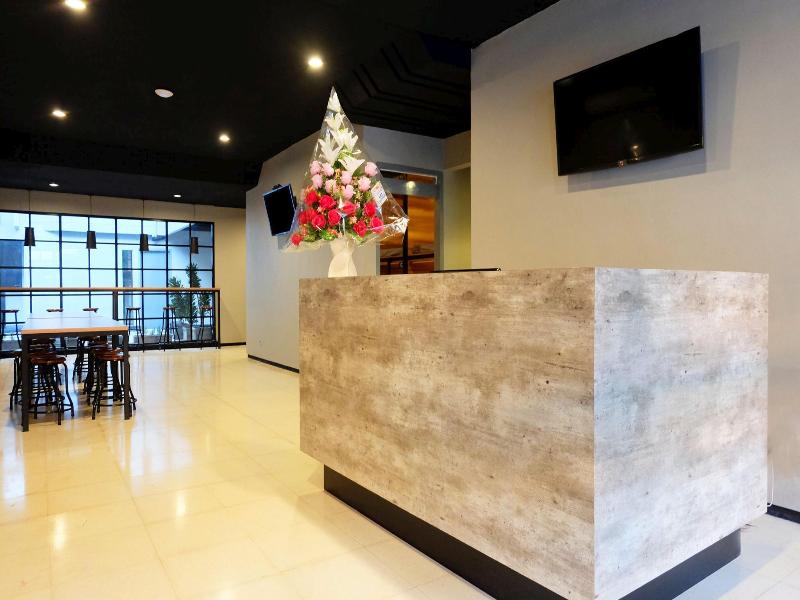 Livinn Hostel City Center Surabaya - Lobi