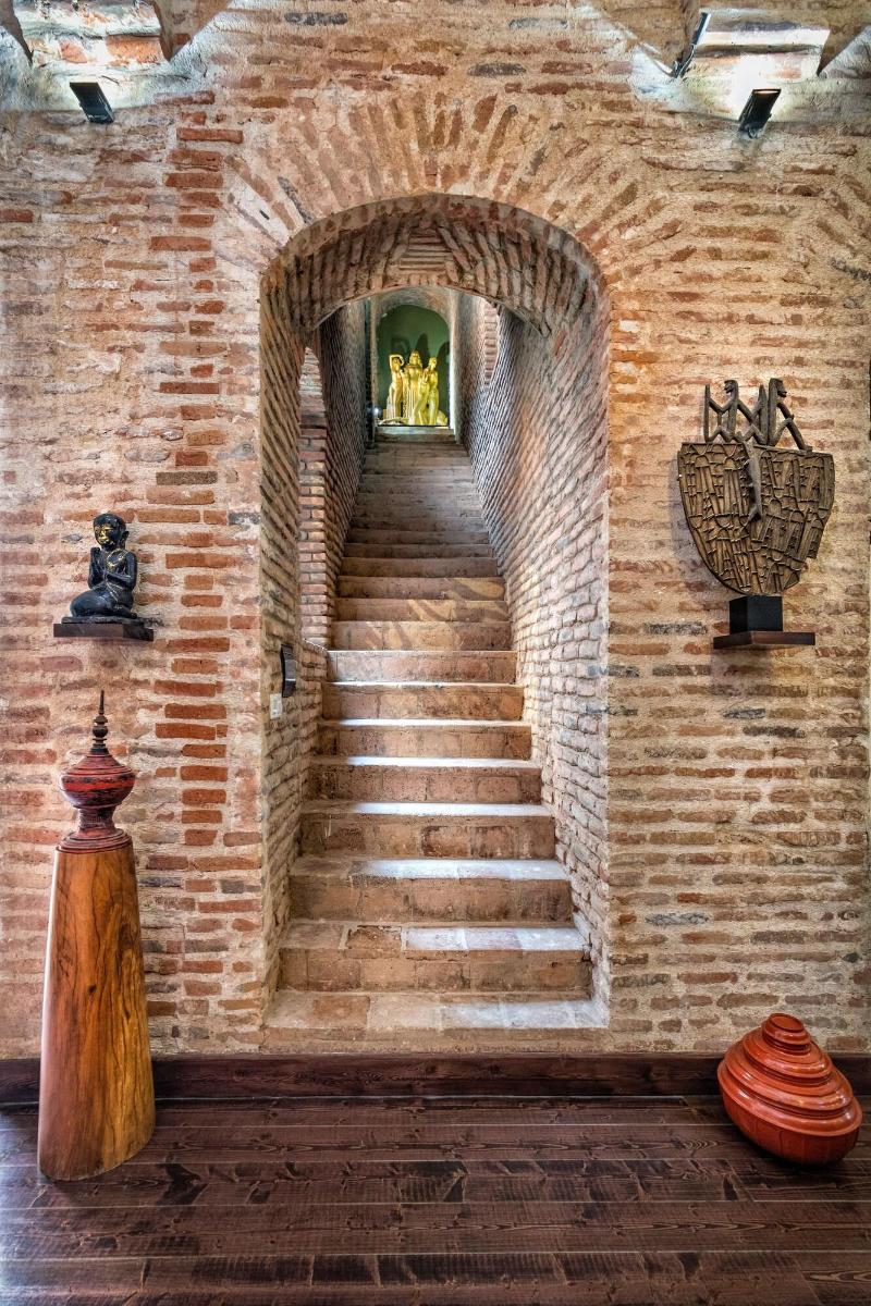 Castle In Old Town - Lobi