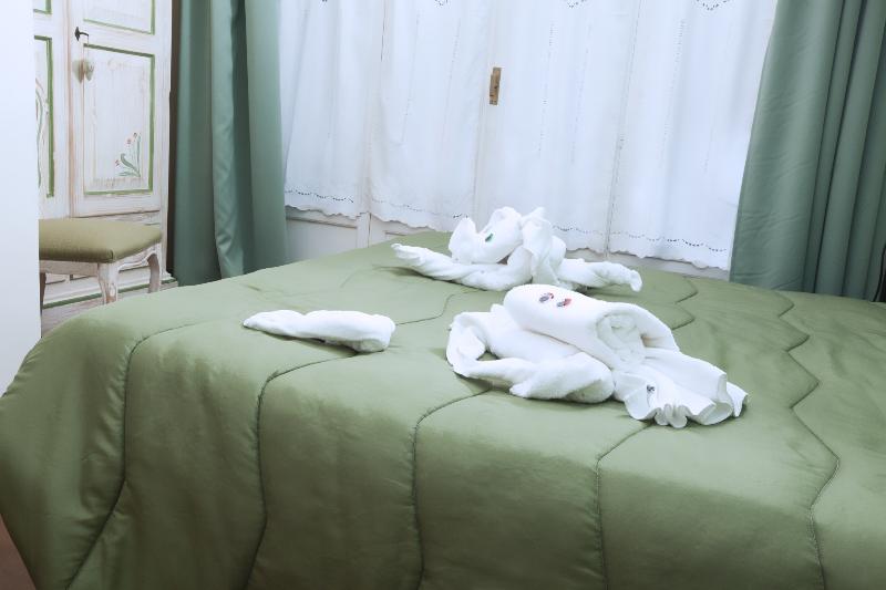 Stupor Mundi Bed and Breakfast - Oda